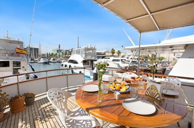 圣阿德里安-德贝索斯 Charming Boat In Barcelona - Perfect Getaway酒店 外观 照片
